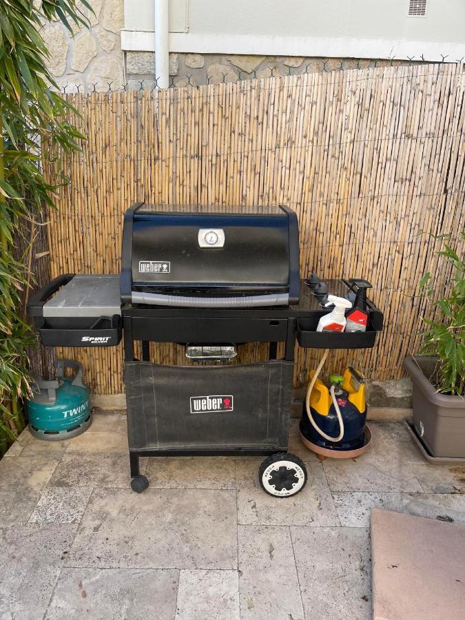 Rdc De Maison Avec Terrasse Barbecue Toulon Luaran gambar