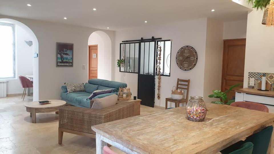 Rdc De Maison Avec Terrasse Barbecue Toulon Luaran gambar